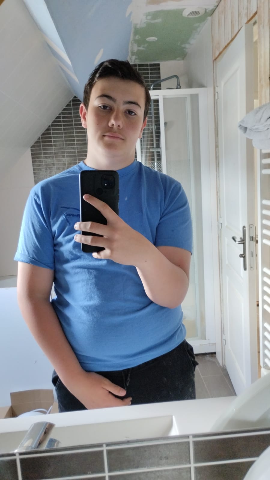Profil de Ilia, 18 ans, Boite gay à Mörigen