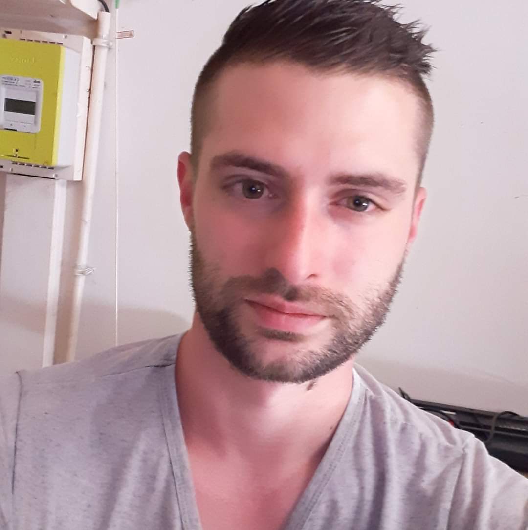 Profil de Tran, 33 ans, Boite gay à Lüen