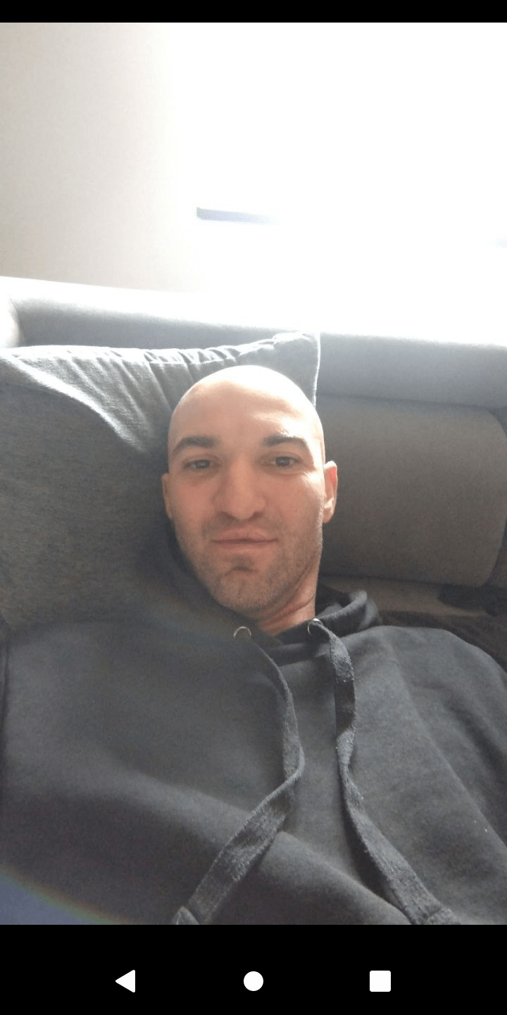 Profil de Guilbert, 38 ans, Boite gay à Mauraz