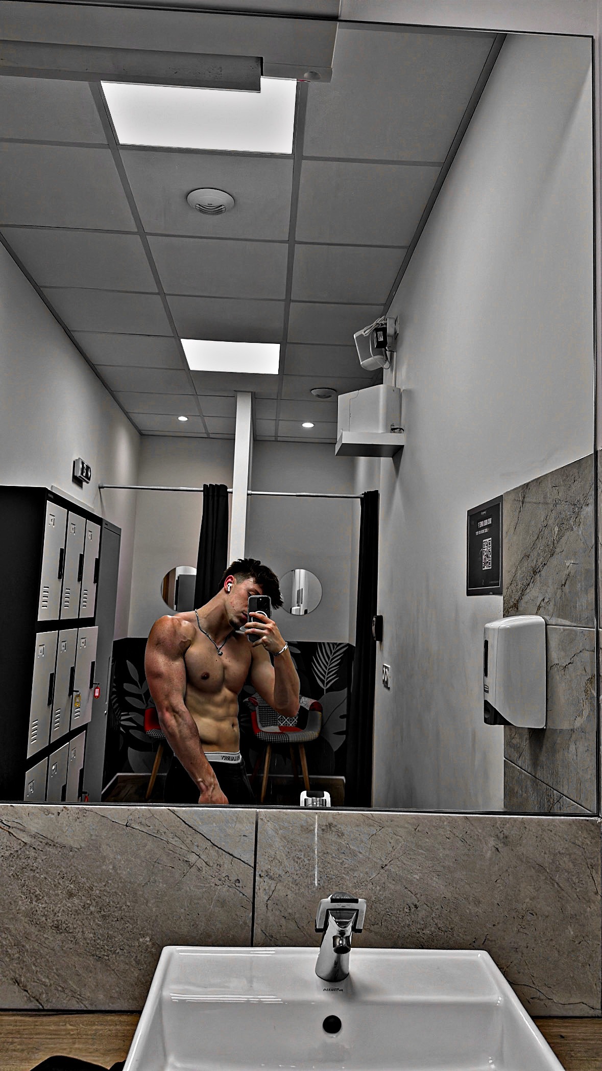 Profil de Charbel, 19 ans, Boite gay à Vättis