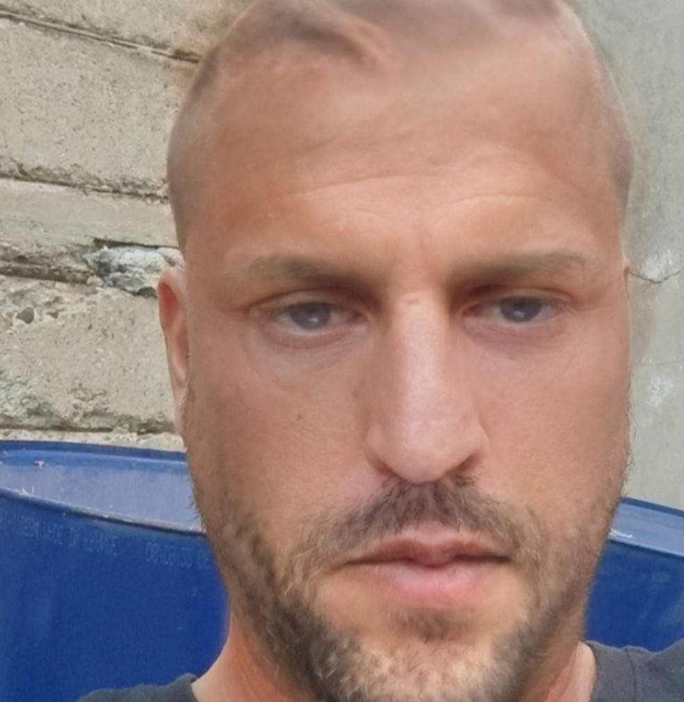Profil de Nezir, 52 ans, Boite gay à Marnand
