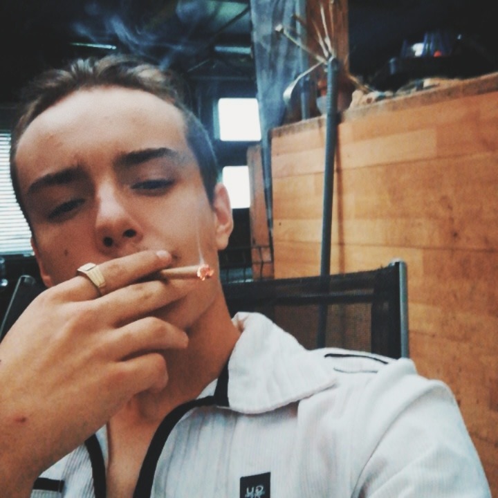 Profil de Esmael, 20 ans, Boite gay à Lüen