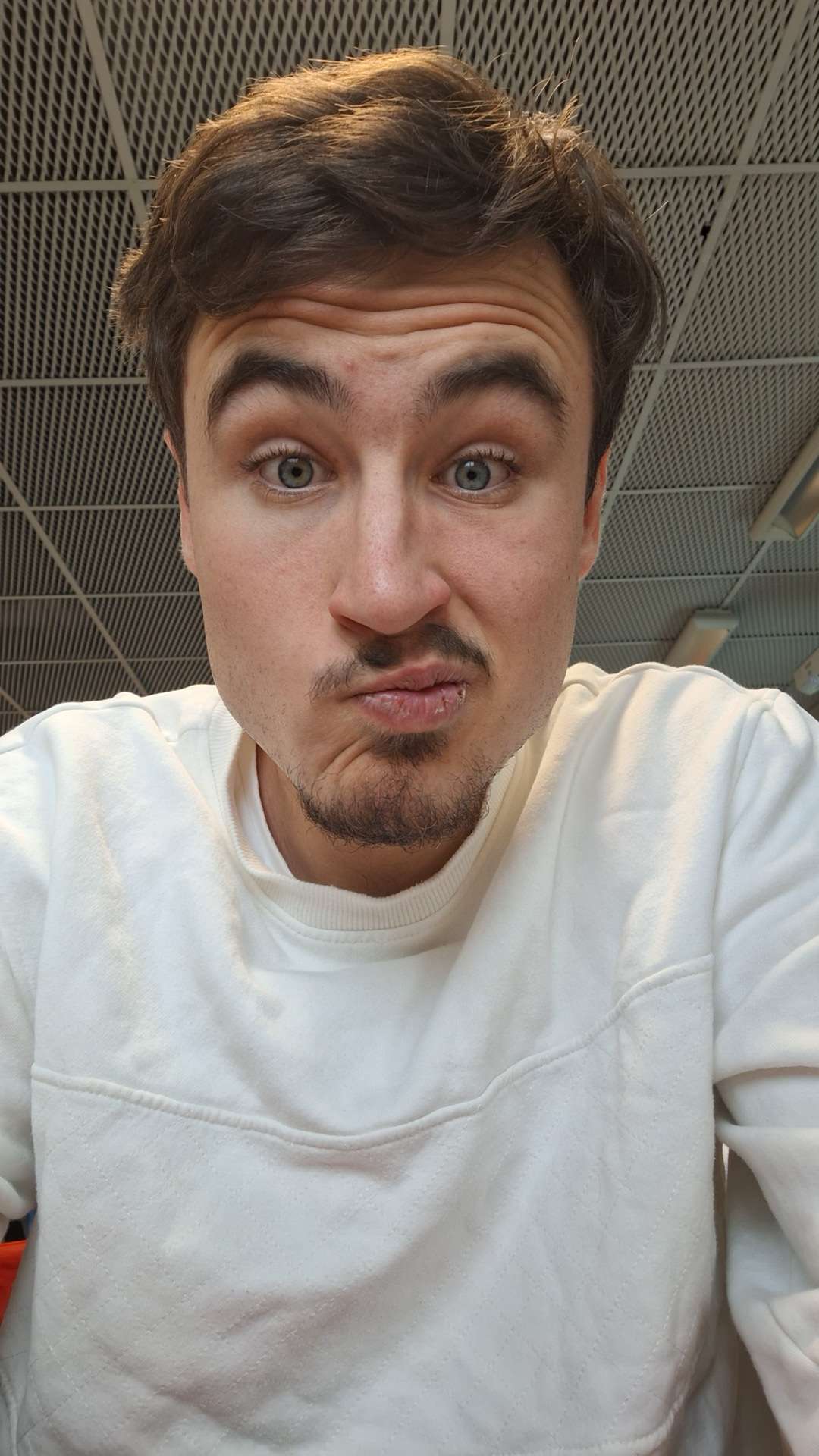 Profil de Altay, 18 ans, Boite gay à Avenches