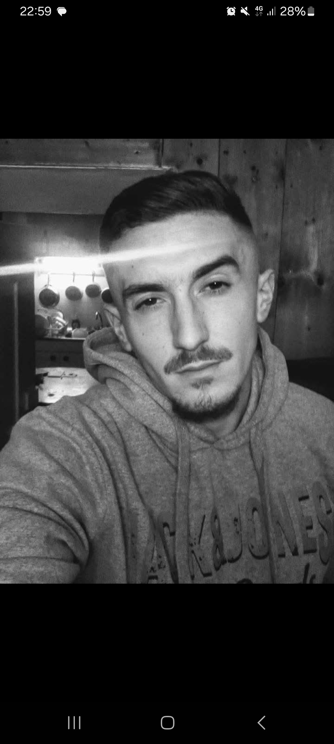 Profil de Mimoun, 29 ans, Boite gay à Varen
