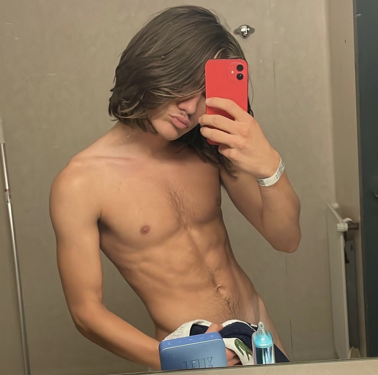Profil de Aimane, 21 ans, Boite gay à Kaltacker