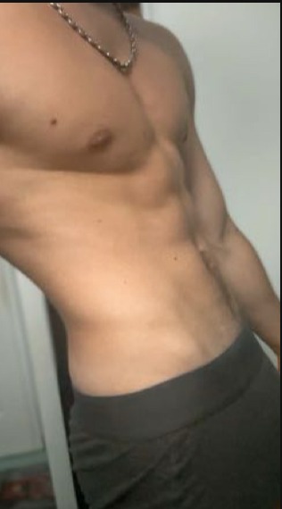 Profil de Melville, 23 ans, Boite gay à Gurbrü