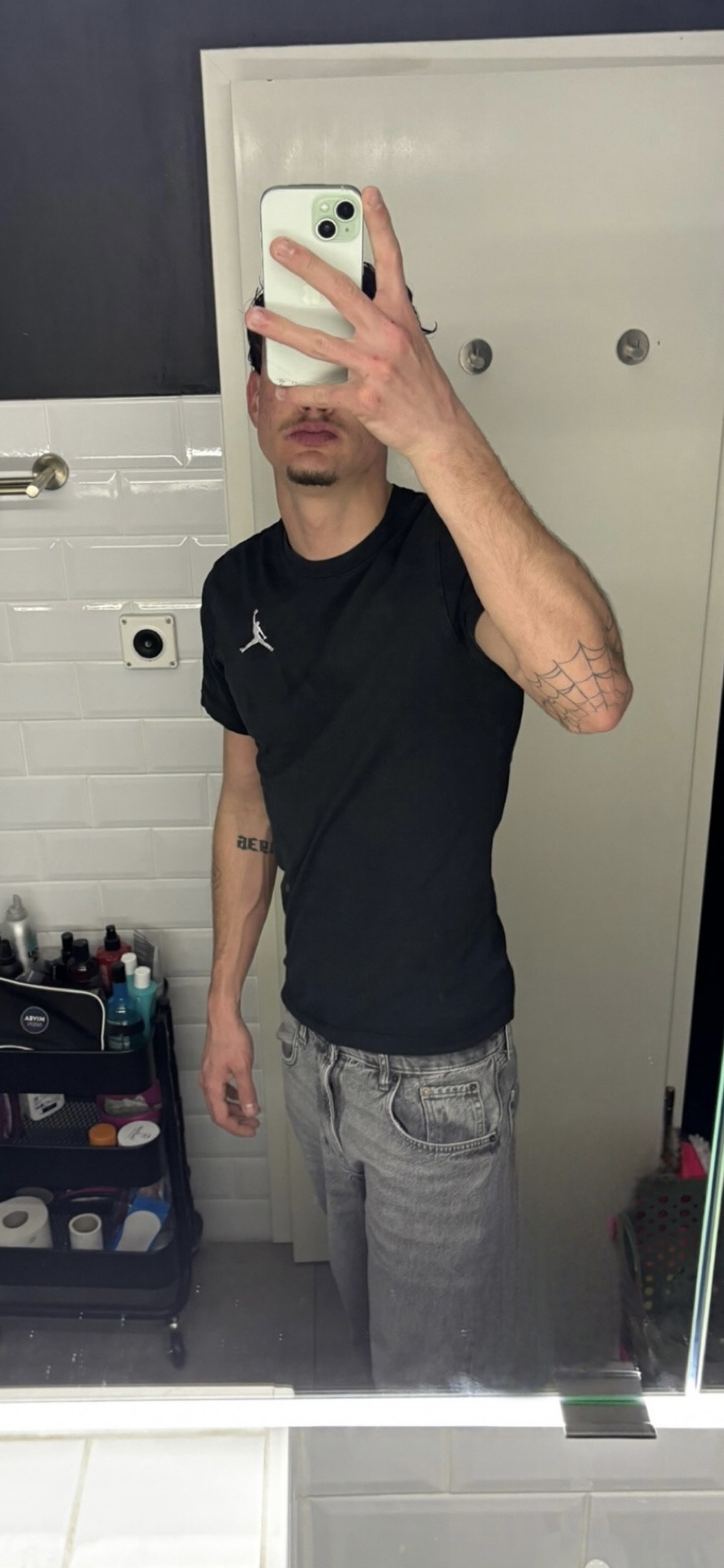 Profil de Azem, 24 ans, Boite gay à Bercher
