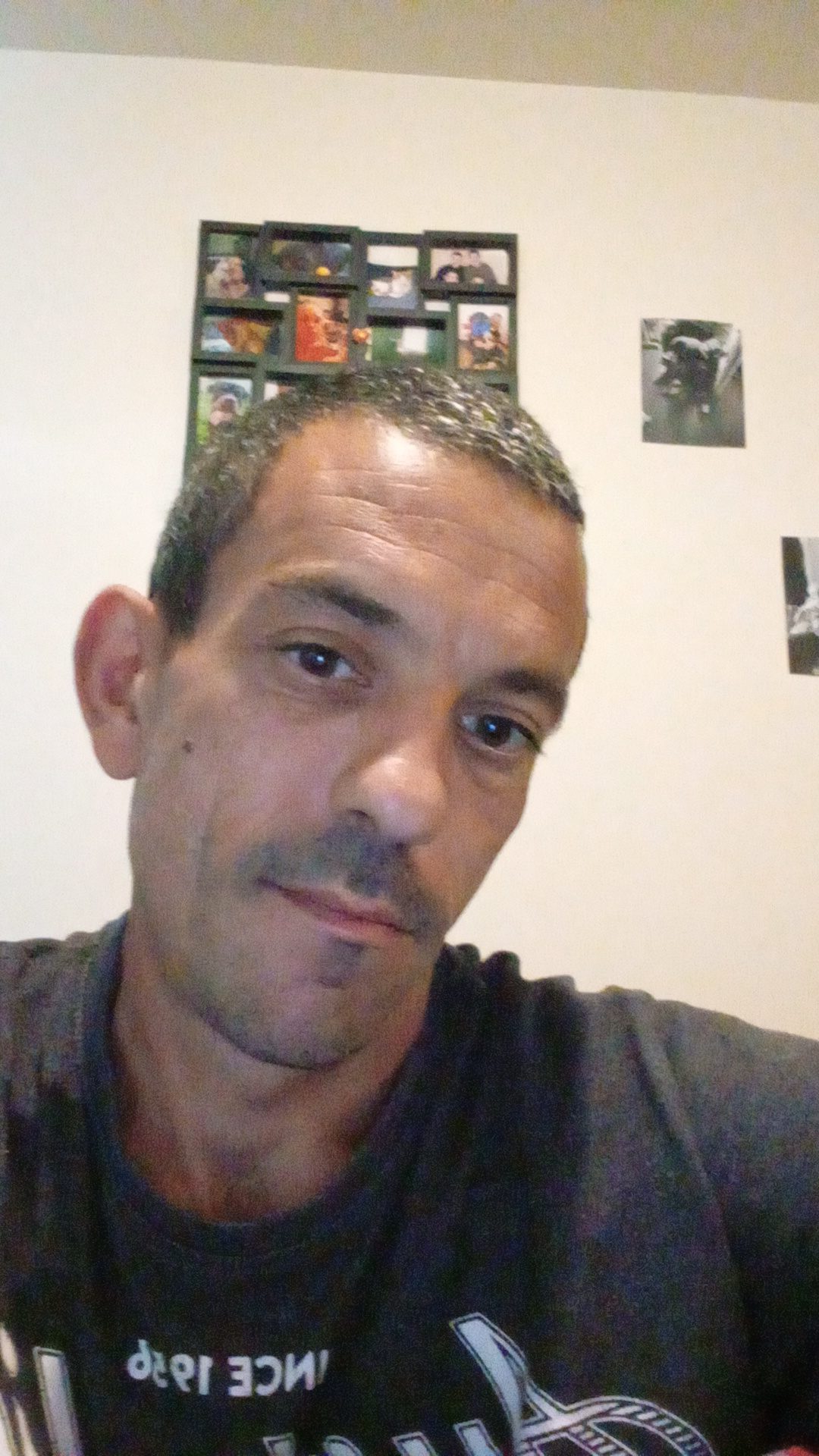 Profil de Pierre-georges, 41 ans, Boite gay à Prêles