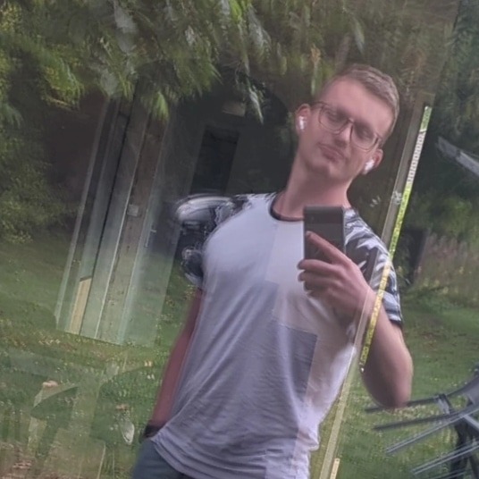 Profil de Riwan, 23 ans, Boite gay à Boll