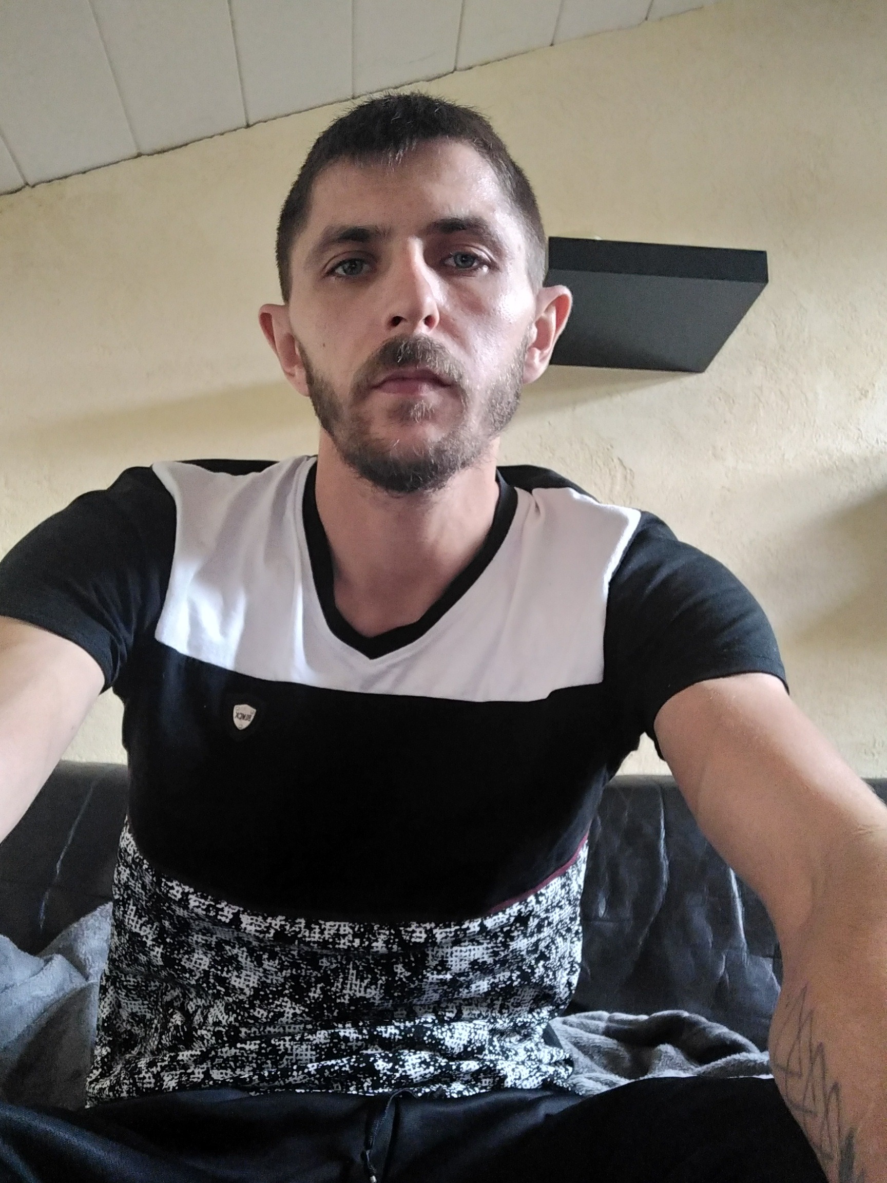 Profil de Nadjime, 32 ans, Boite gay à Mirchel