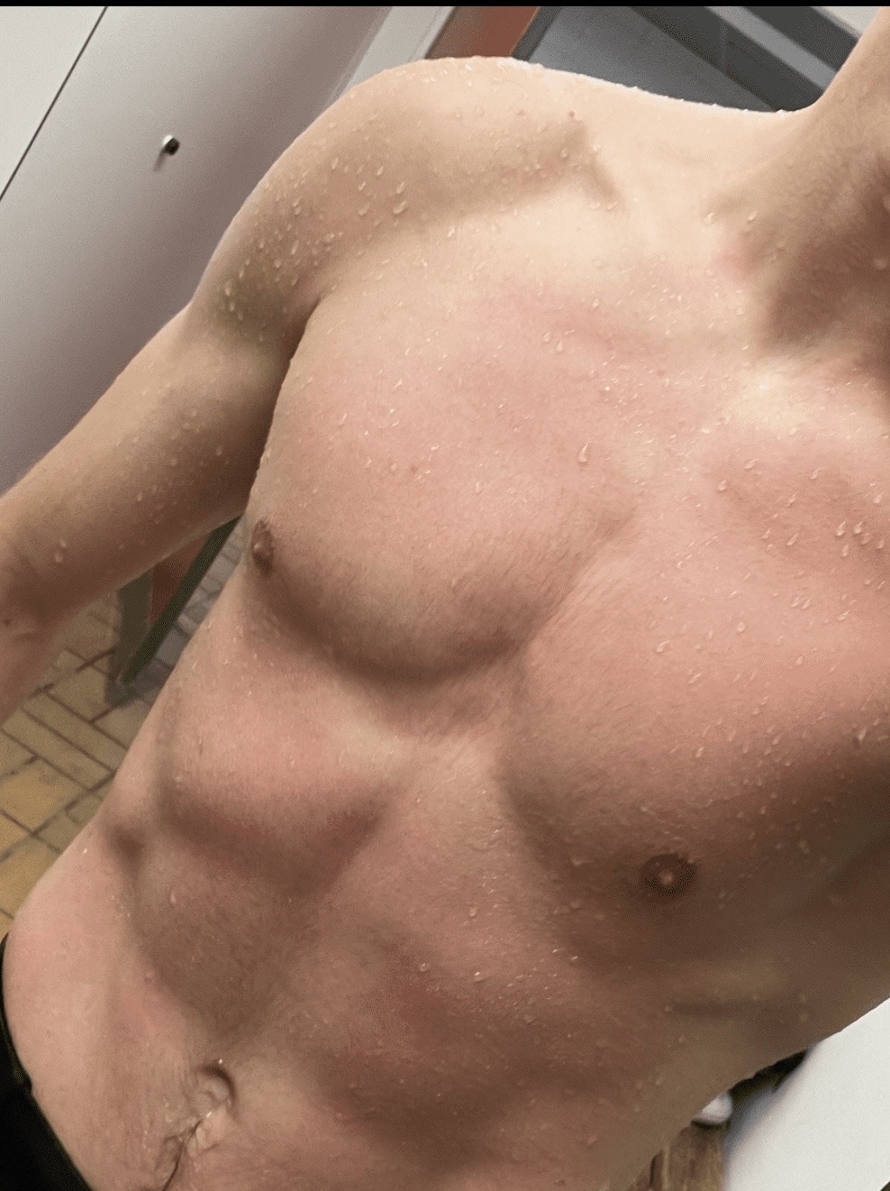 Profil de Chi, 18 ans, Boite gay à Champéry