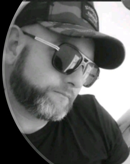 Profil de Farhat, 39 ans, Boite gay à Malix