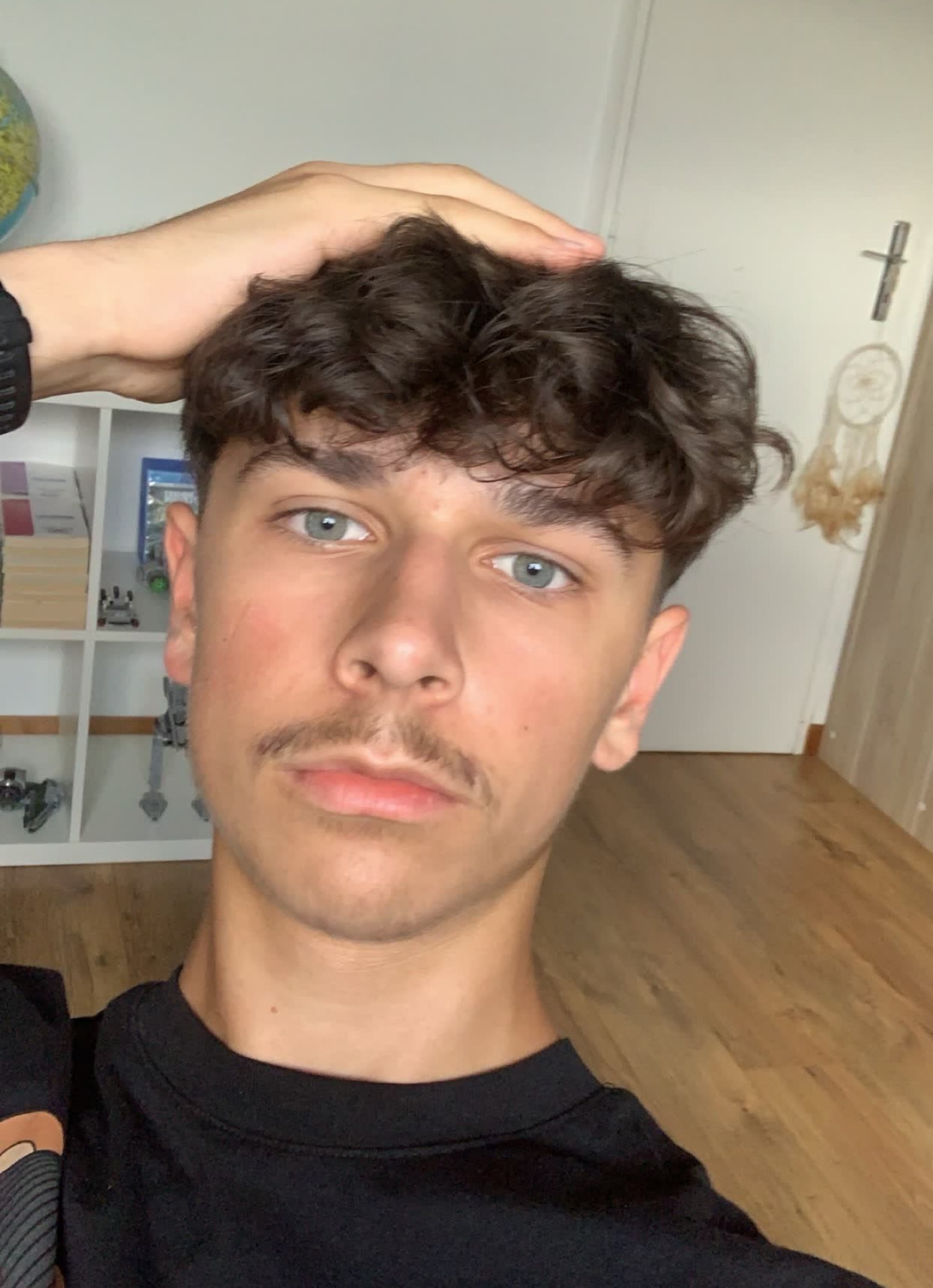 Profil de Emirhan, 19 ans, Boite gay à Liestal