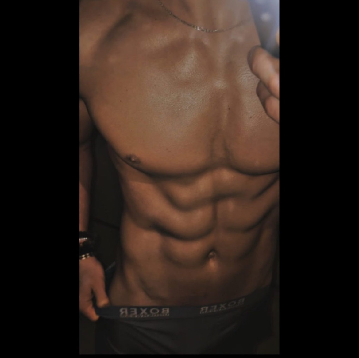 Profil de Nihad, 22 ans, Boite gay à Verdabbio