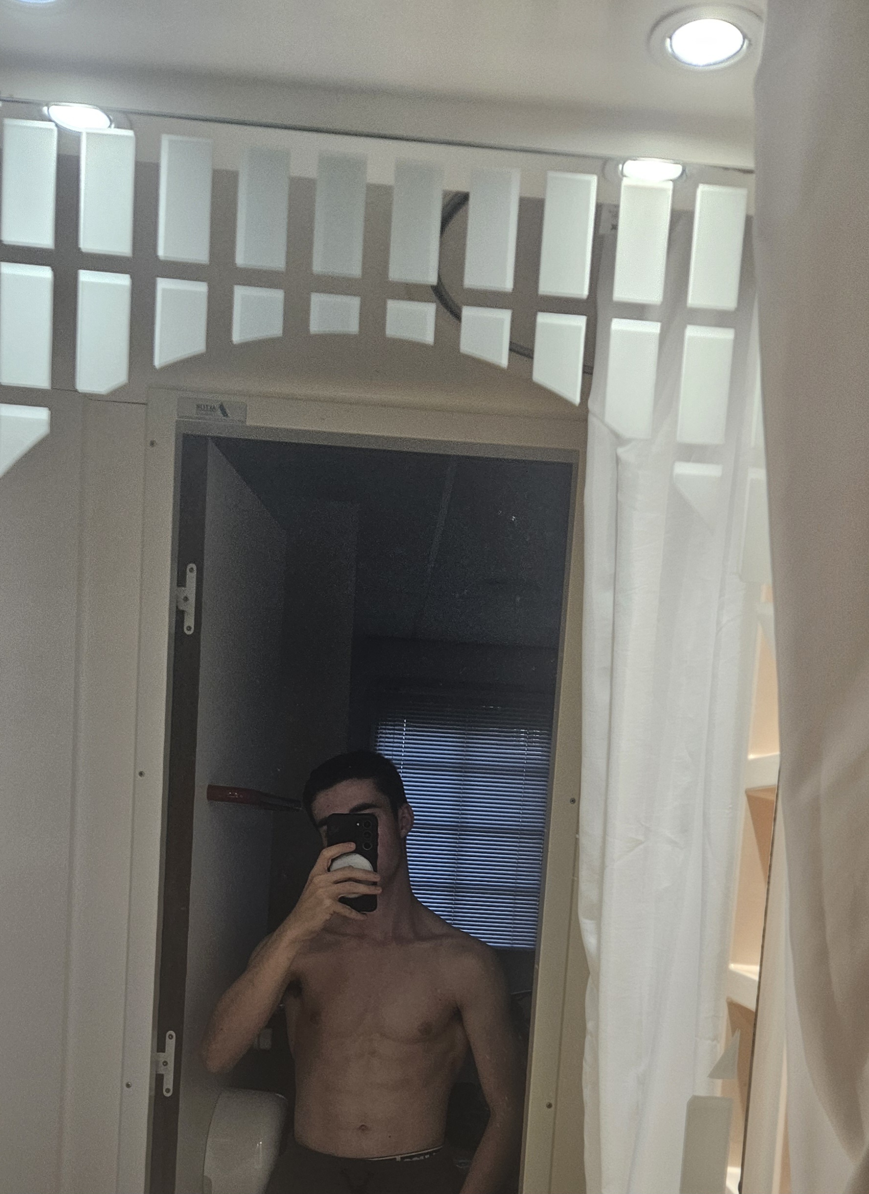 Profil de Ermenegildo, 23 ans, Boite gay à Dully