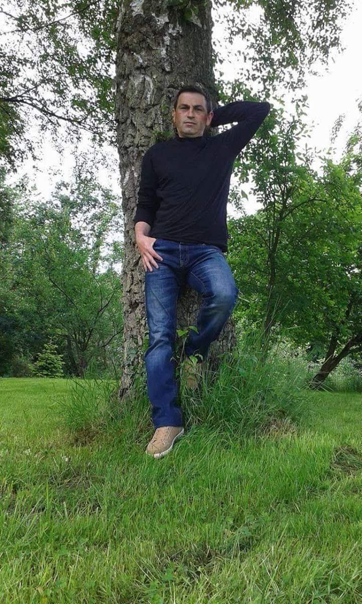 Profil de Mohamed, 37 ans, Boite gay à Isenfluh