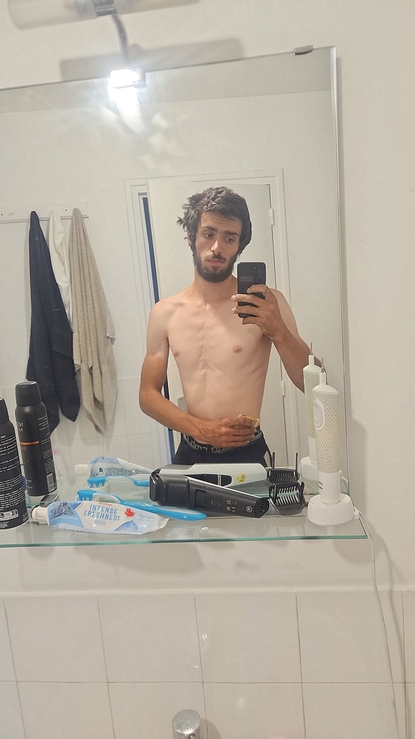 Profil de Yonie, 19 ans, Boite gay à Berken