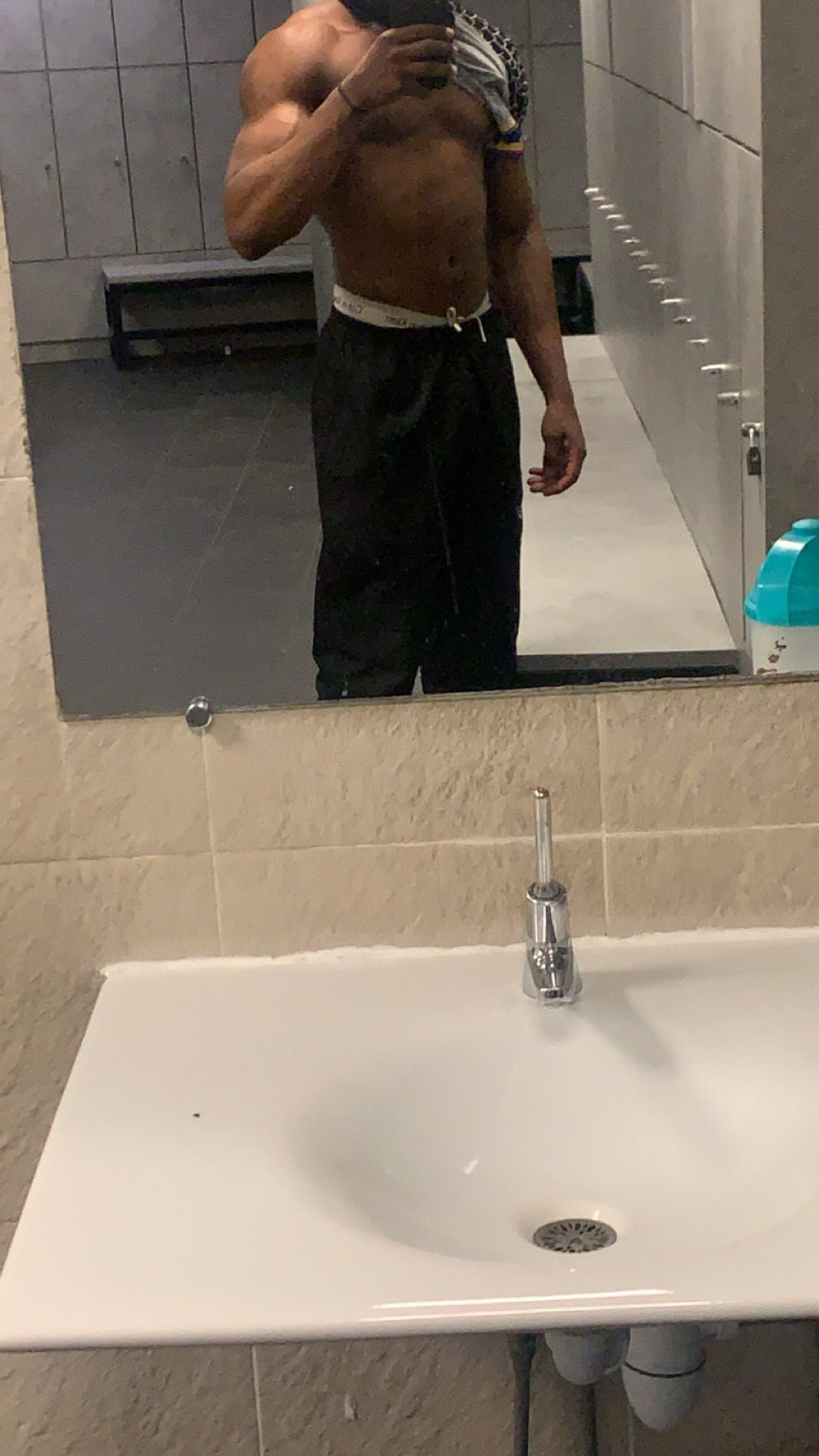 Profil de Nara, 22 ans, Boite gay à Brunnenthal