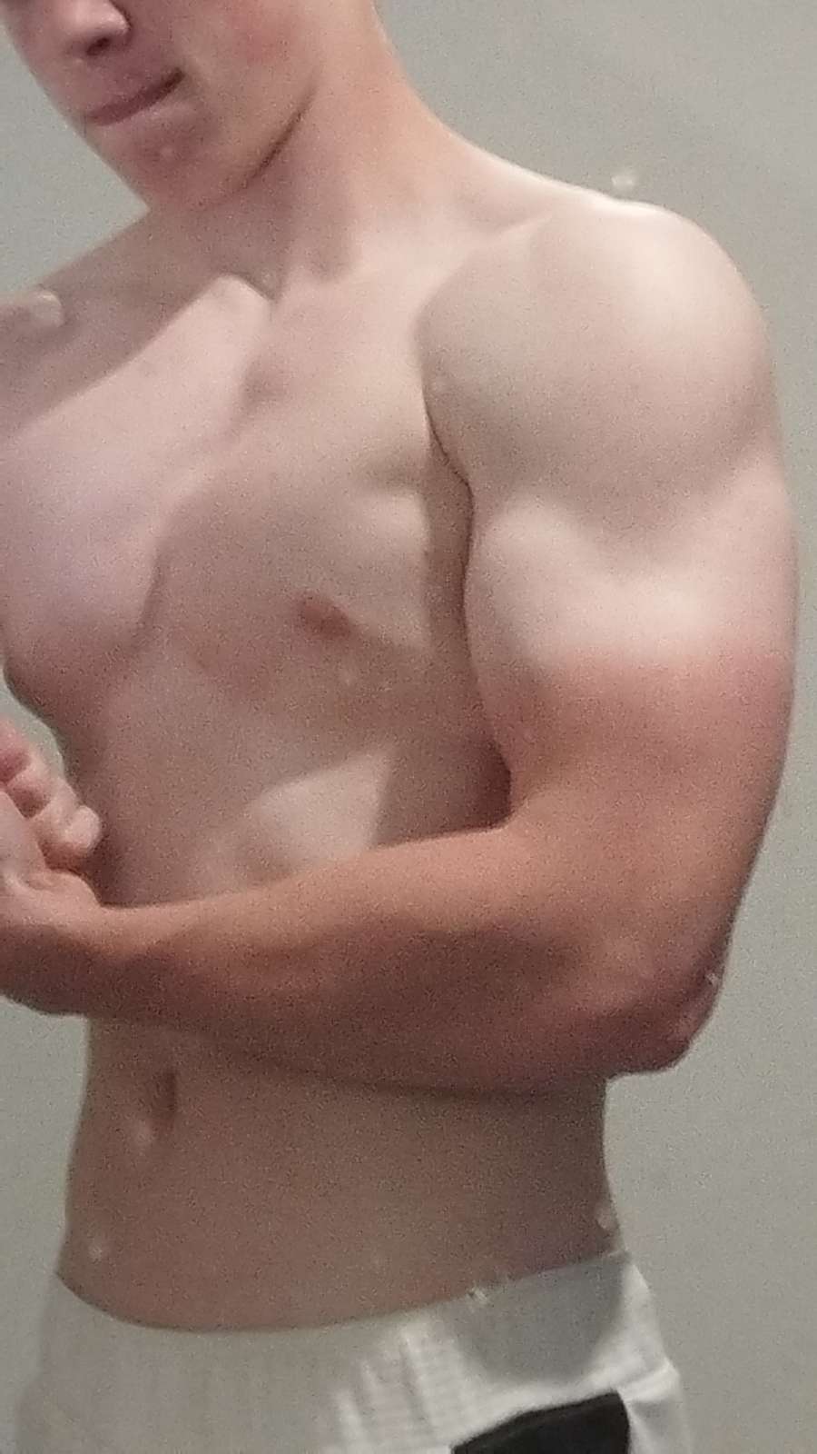 Profil de Shaine, 19 ans, Boite gay à Oberurnen
