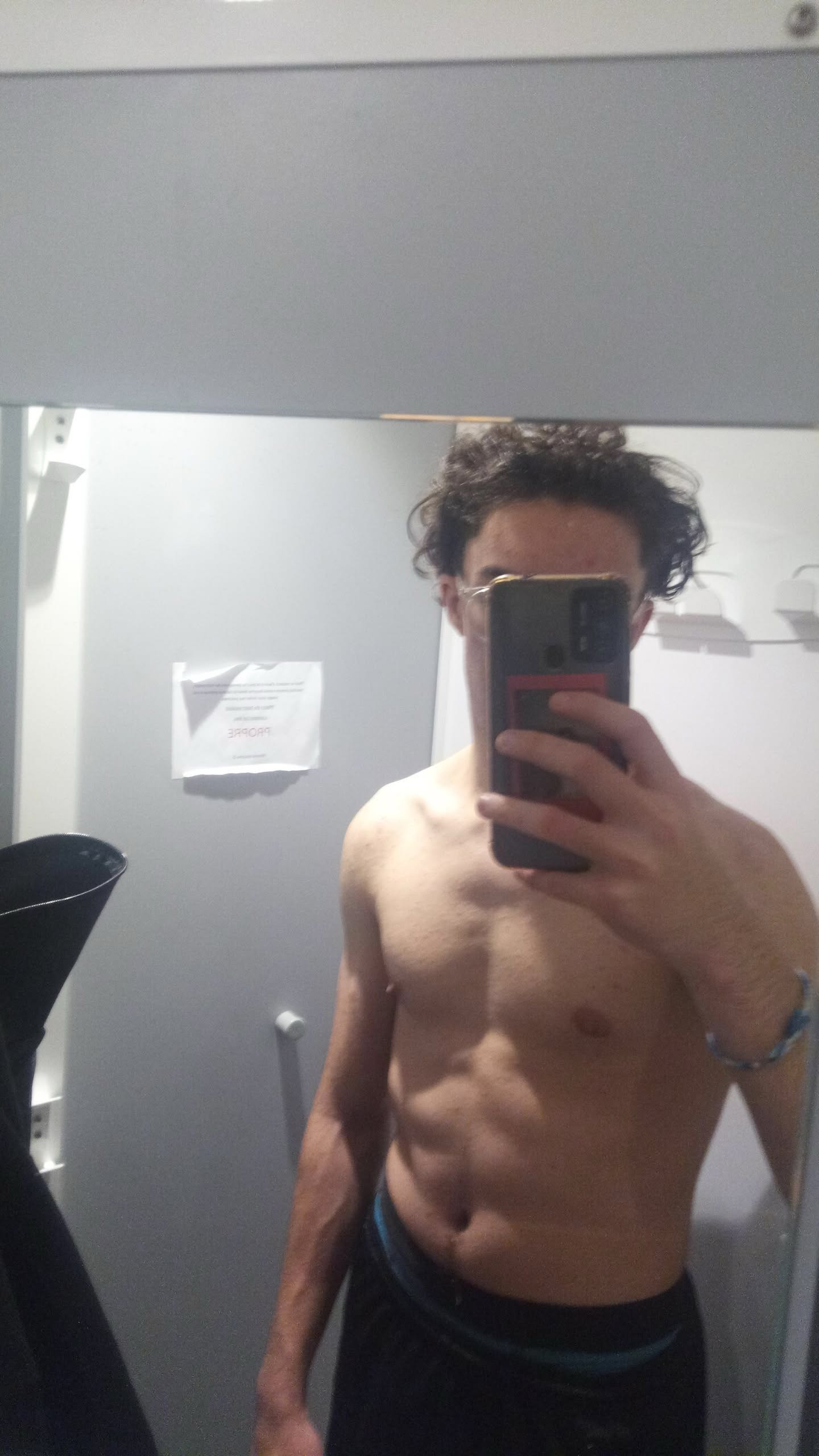 Profil de Ferdi, 20 ans, Boite gay à Luins