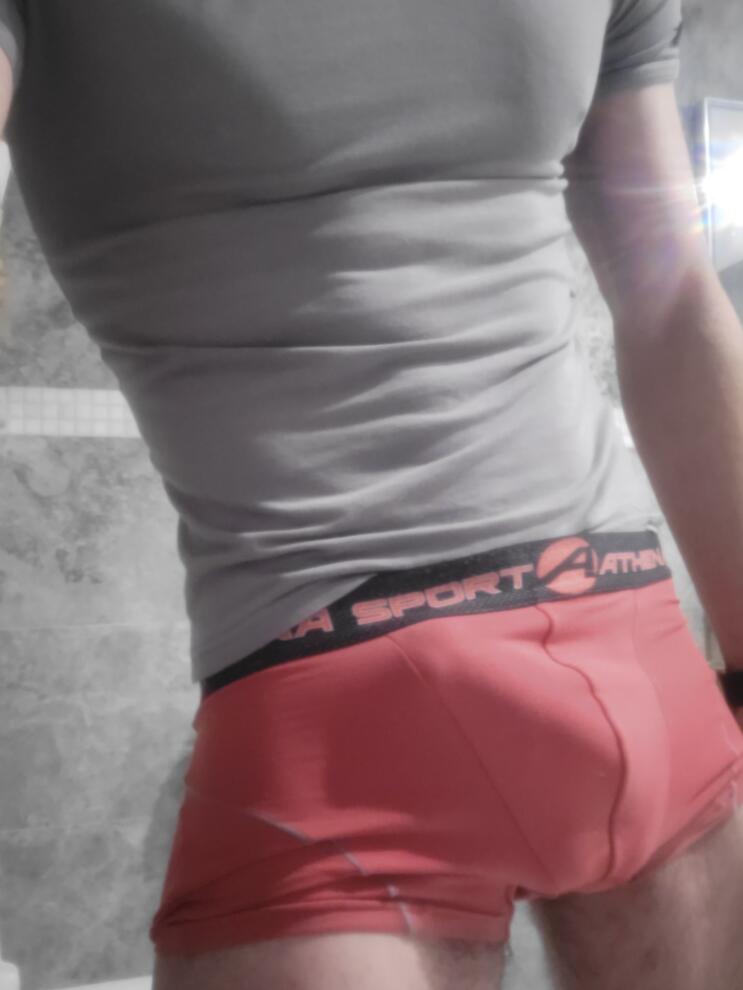 Profil de Badr, 40 ans, Boite gay à Trun
