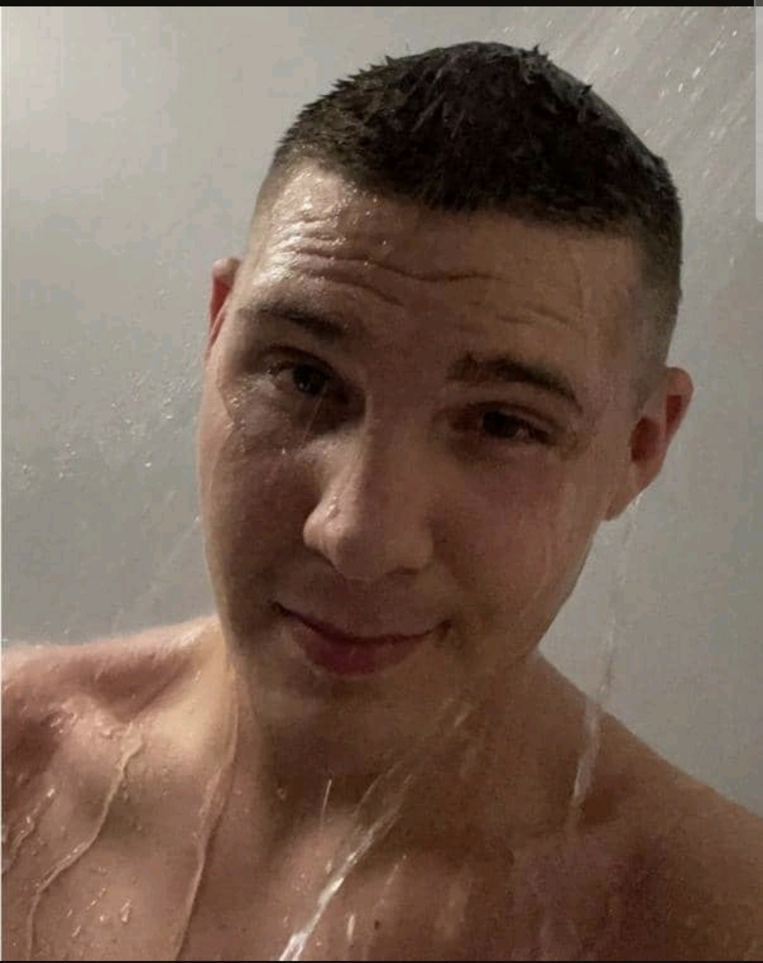 Profil de Jonny, 25 ans, Boite gay à Collombey
