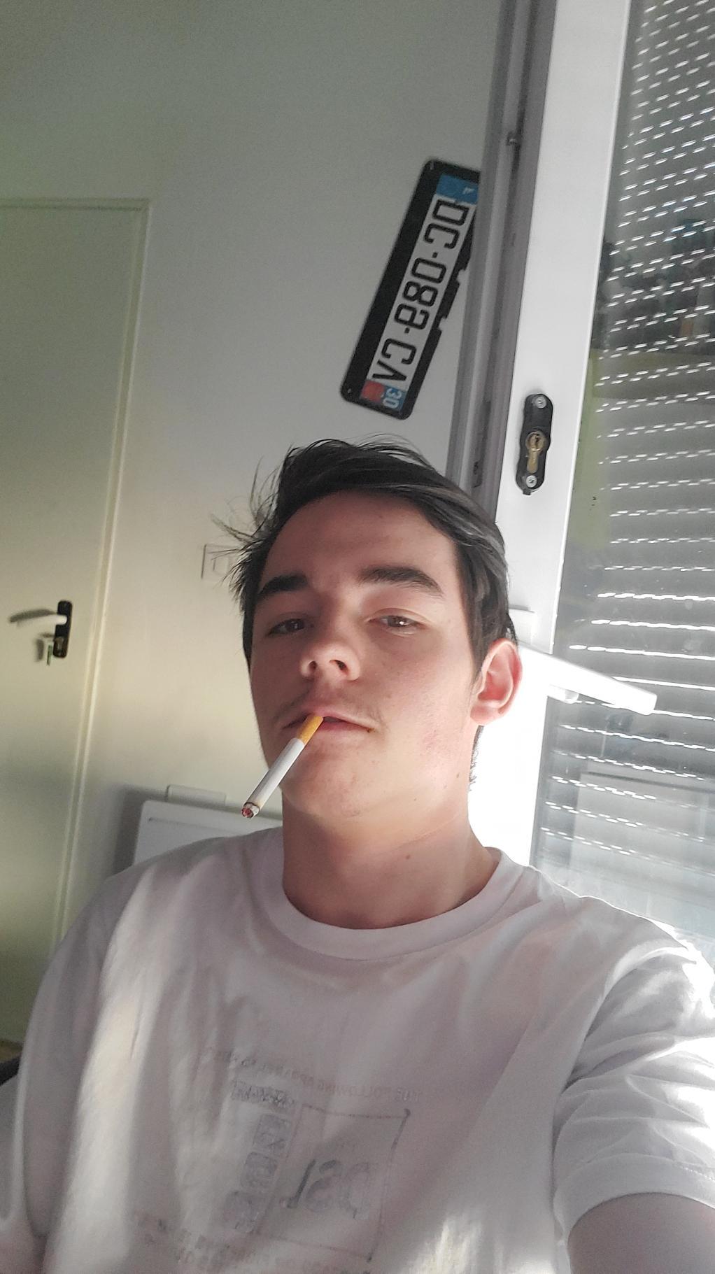 Profil de Jalal, 22 ans, Boite gay à Champéry
