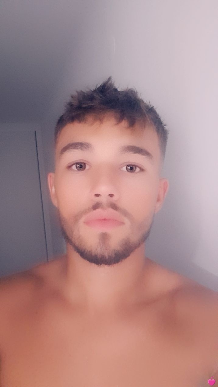 Profil de Efisio, 21 ans, Boite gay à Madulain